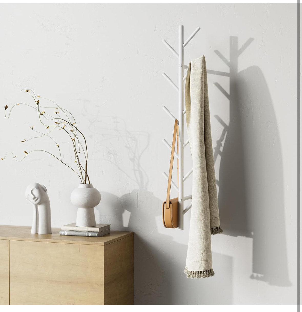 nástěnný věšák na kabáty