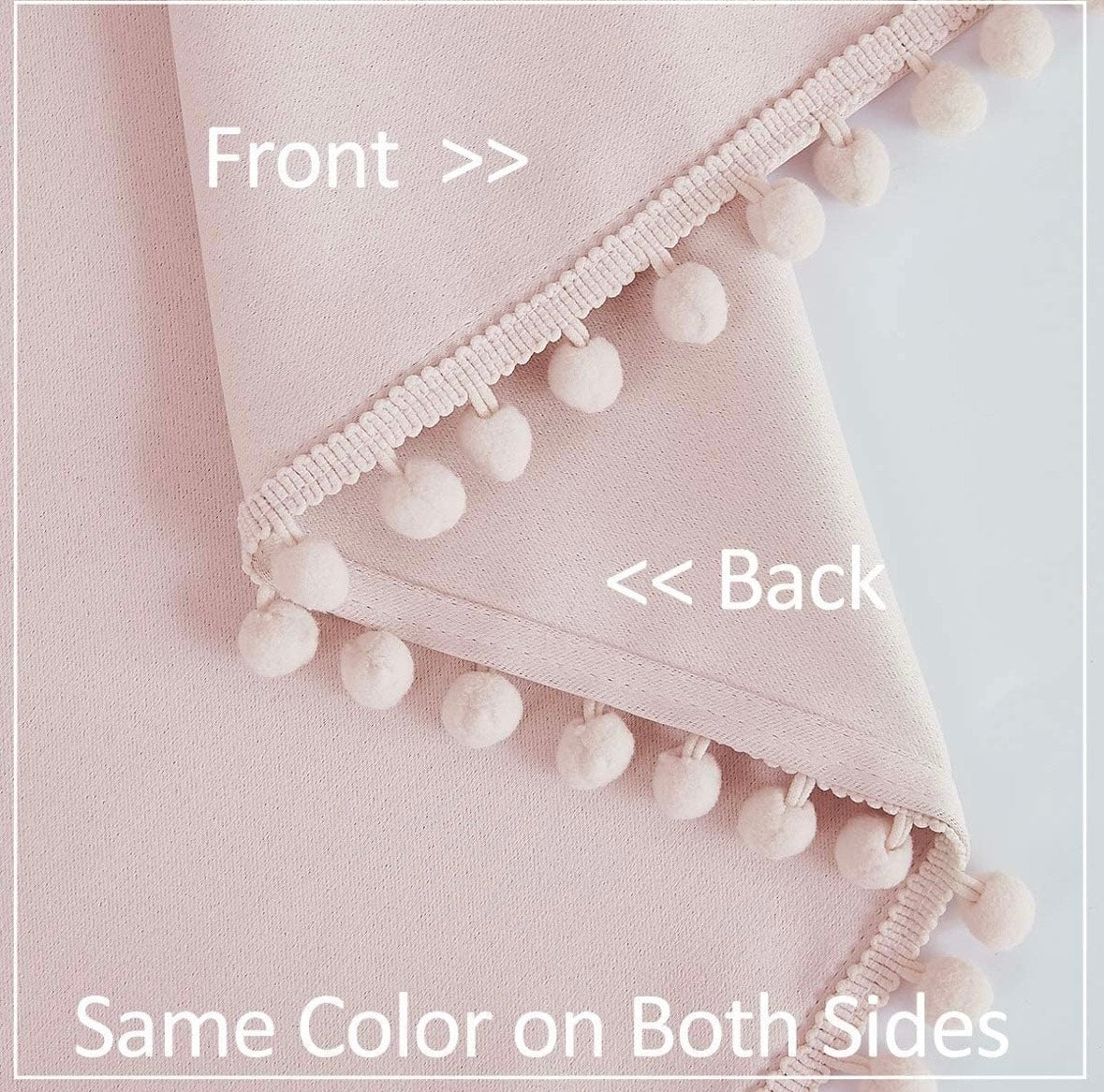 Sada 2 polozatemňovacích závěsů s bambulkami