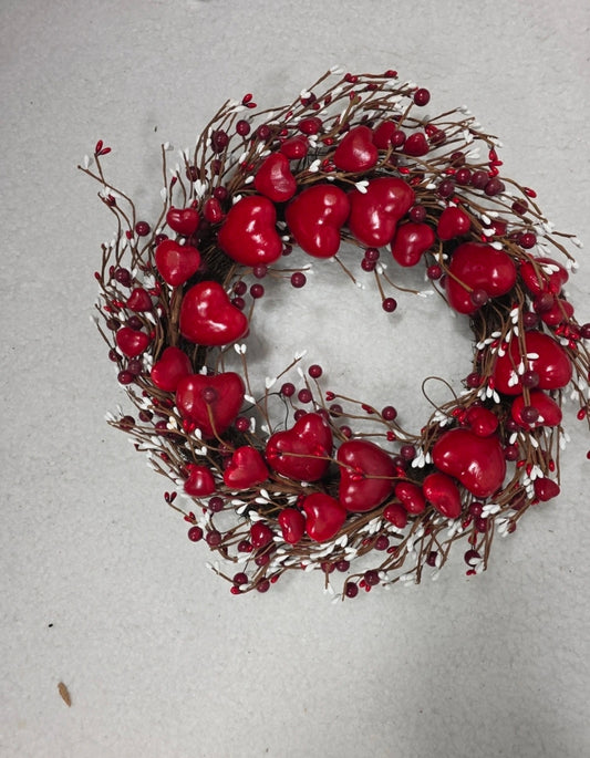 18-inch Wreath Handmade Red Heart Berry Wreath