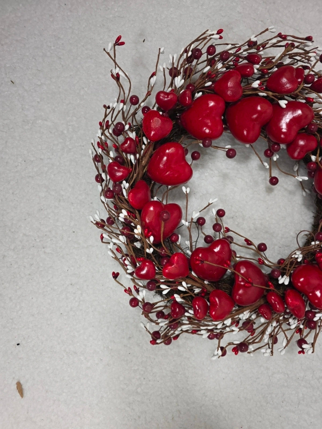 18-inch Wreath Handmade Red Heart Berry Wreath