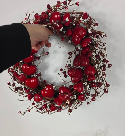 18-inch Wreath Handmade Red Heart Berry Wreath